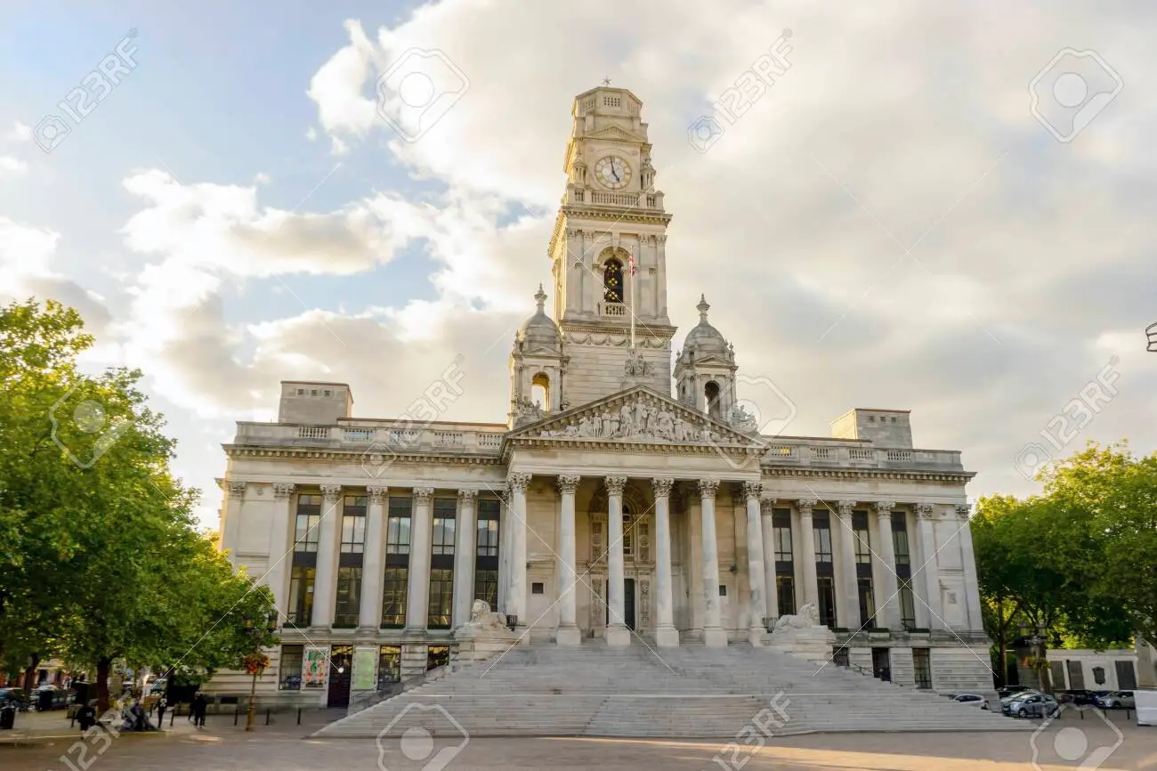 public sector 138916555-historic-city-hall-of-portsmouth-united-kingdom-of-great-britain